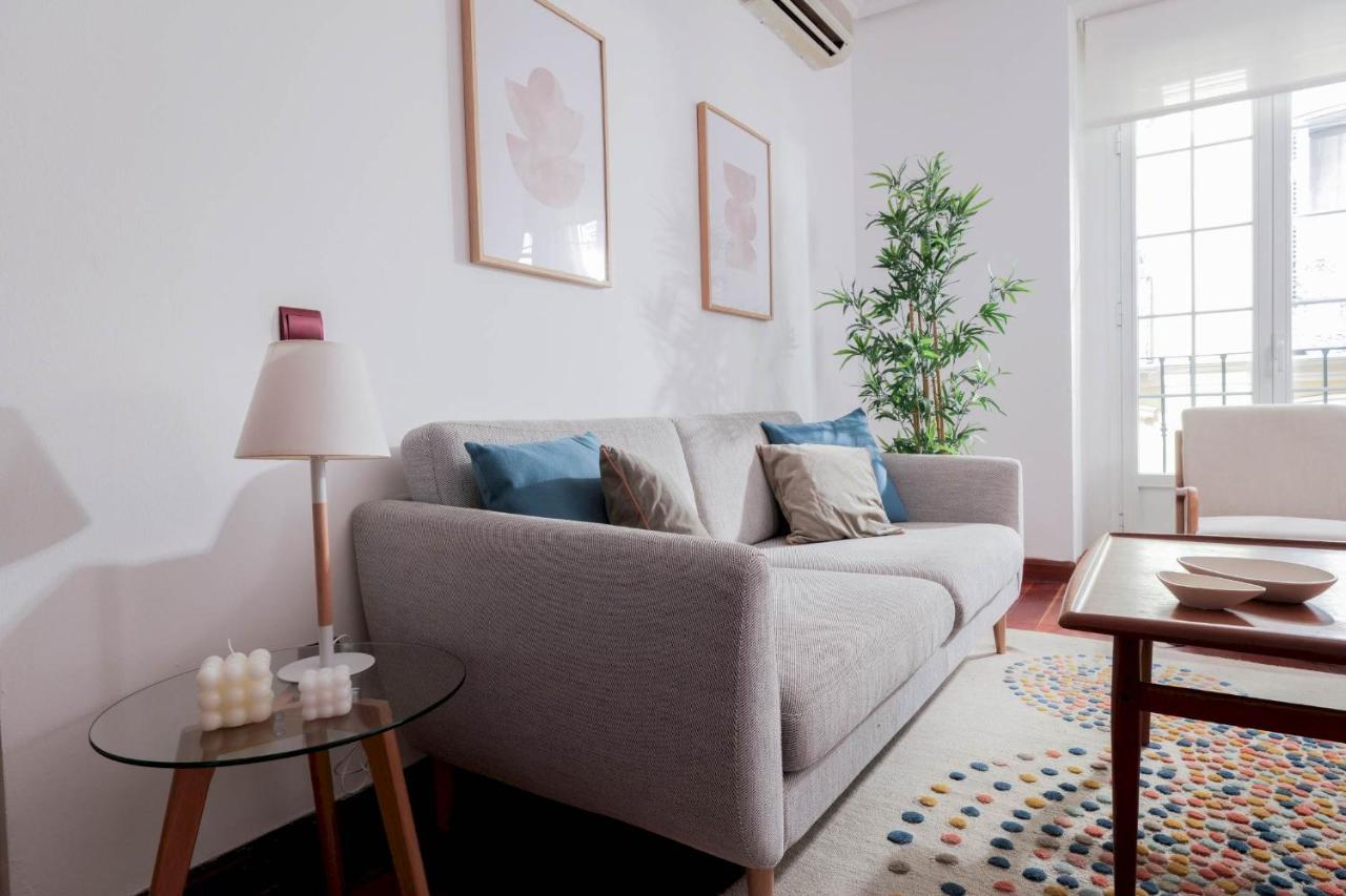 One Bedroom Apartment In Chueca Madryt Zewnętrze zdjęcie