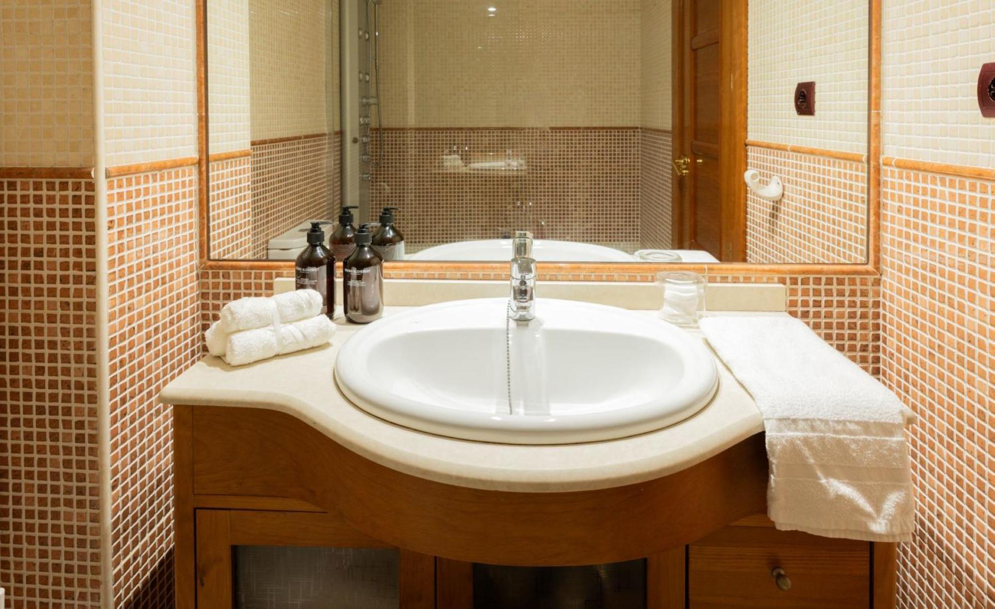 One Bedroom Apartment In Chueca Madryt Zewnętrze zdjęcie